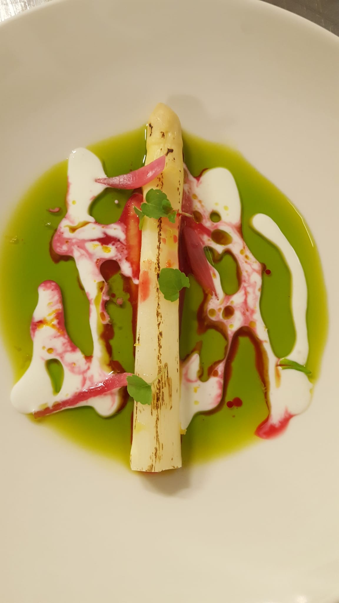 Asperge verte betterave et lèche de tigre (DR)