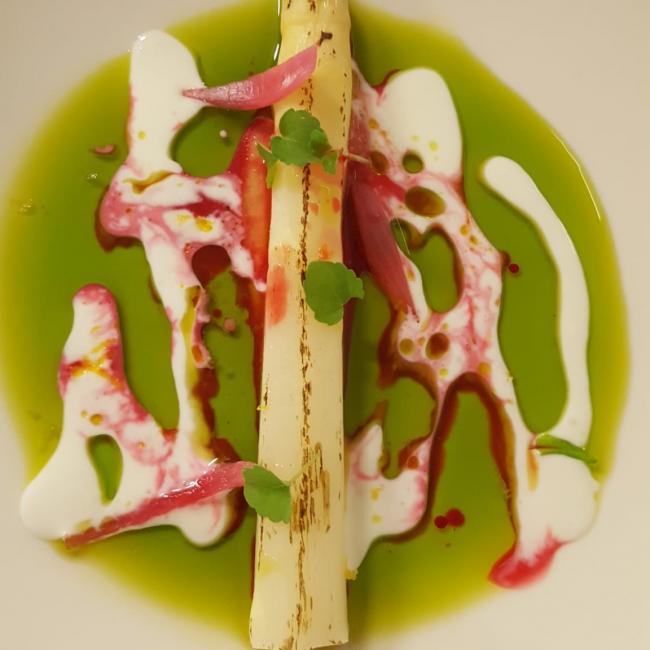 Asperge verte betterave et lèche de tigre (DR)